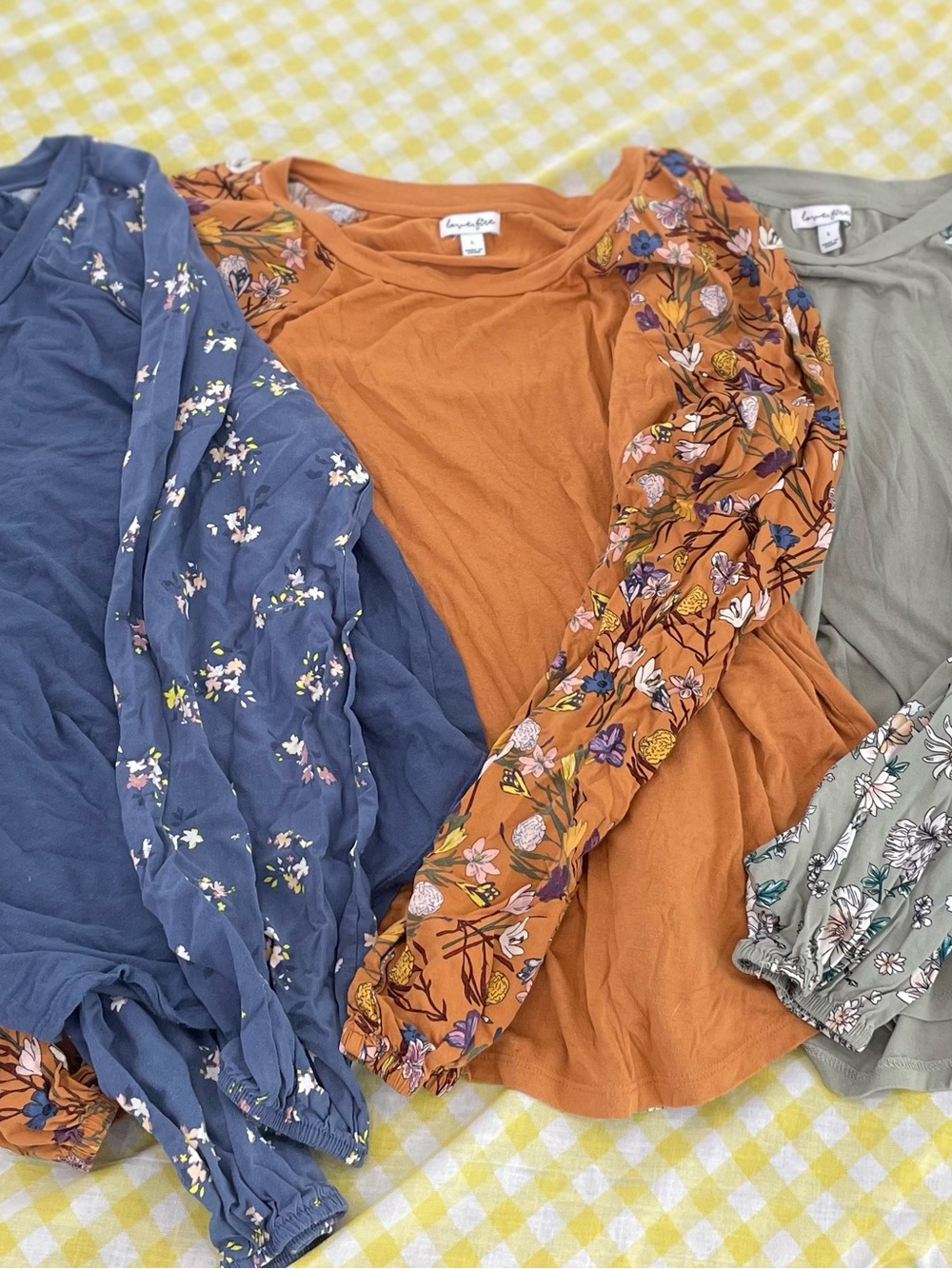 Women's Floral-Sleeve Long Sleeve Top ✨Bundle✨